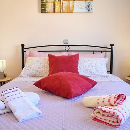 Cozy Flat On The Main Square, 10Min To The Sea Kalamata Exterior foto