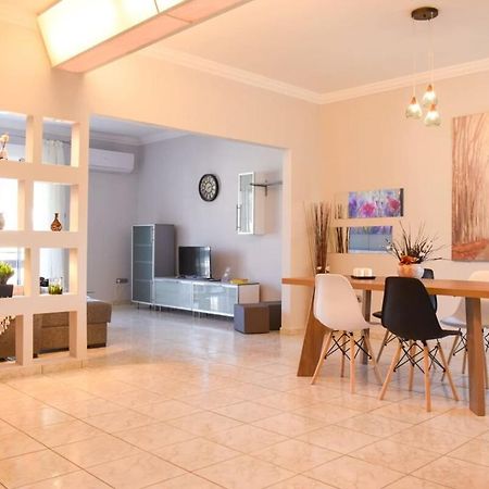 Cozy Flat On The Main Square, 10Min To The Sea Kalamata Exterior foto