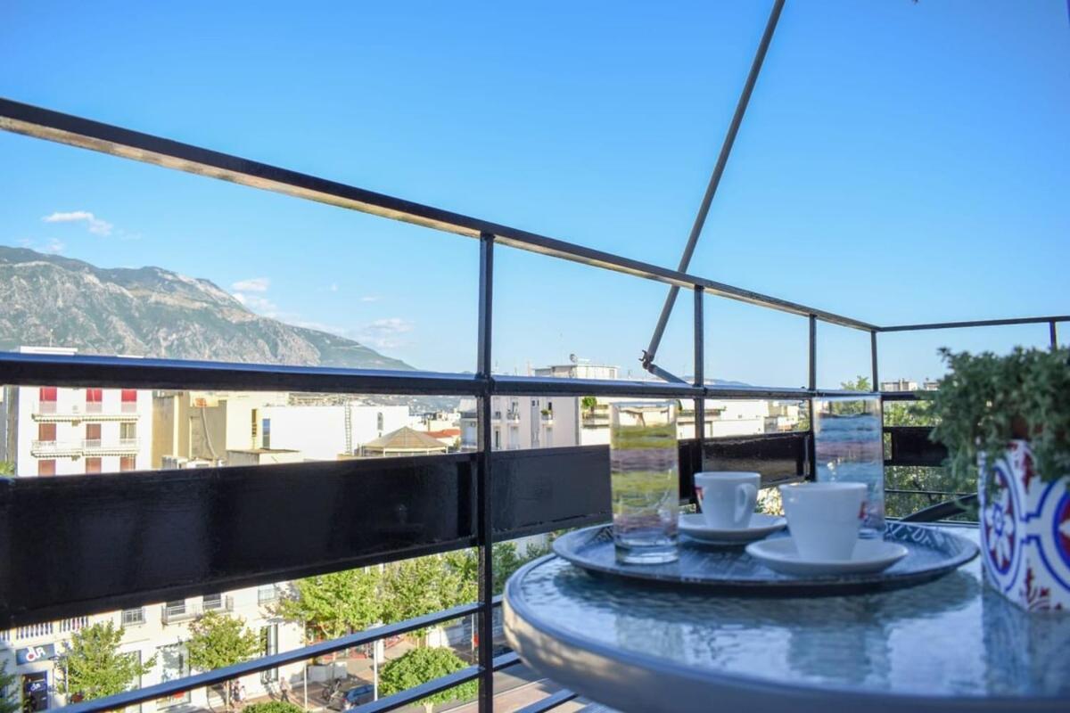 Cozy Flat On The Main Square, 10Min To The Sea Kalamata Exterior foto