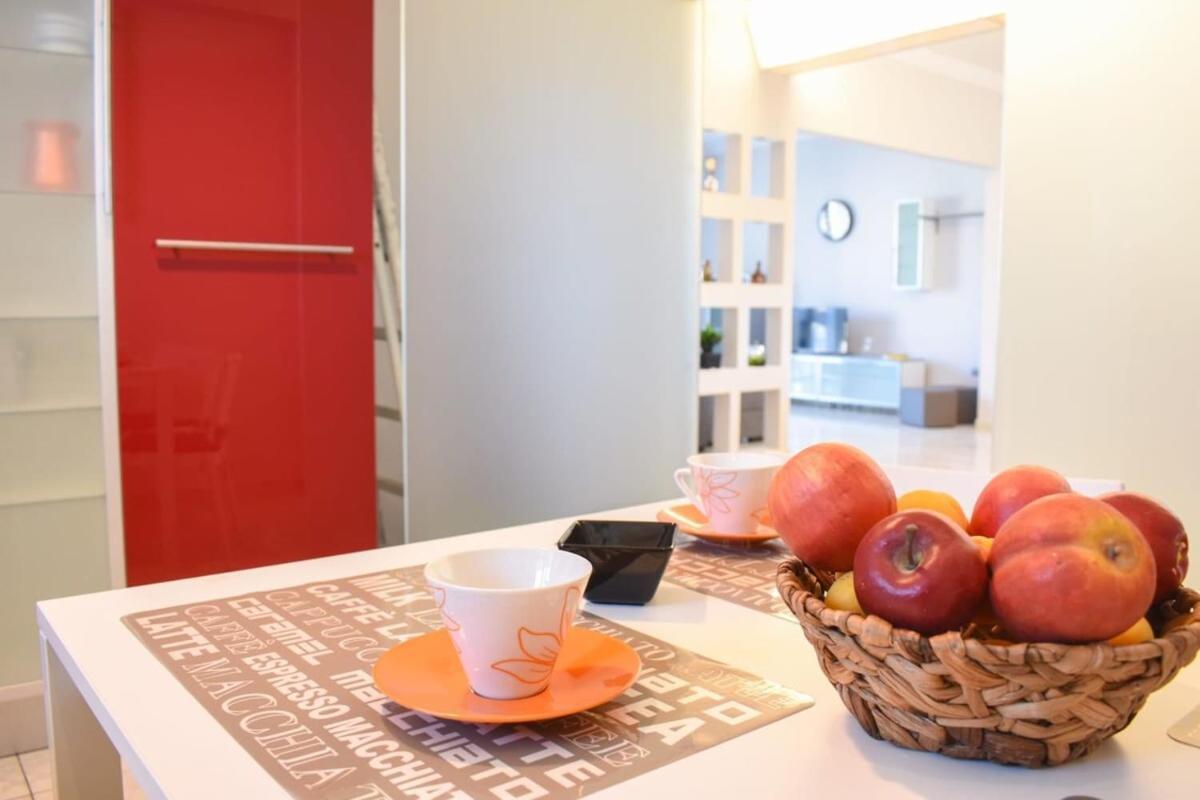 Cozy Flat On The Main Square, 10Min To The Sea Kalamata Exterior foto