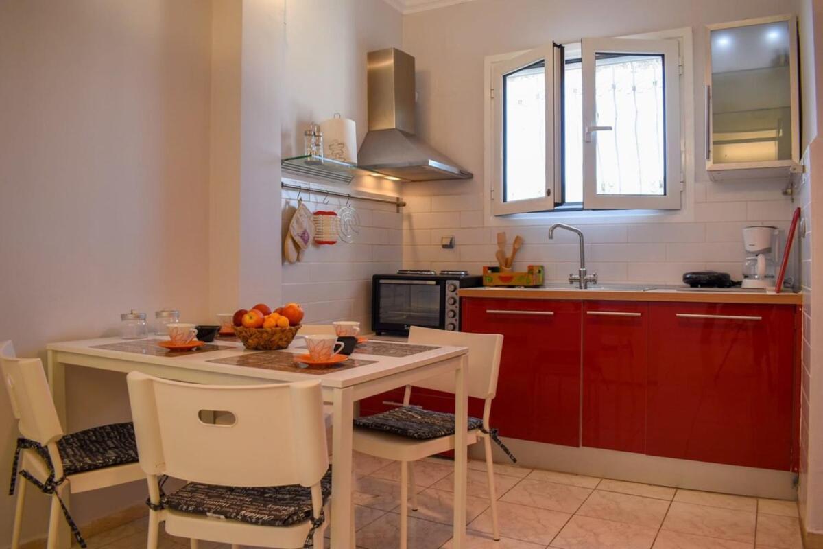 Cozy Flat On The Main Square, 10Min To The Sea Kalamata Exterior foto