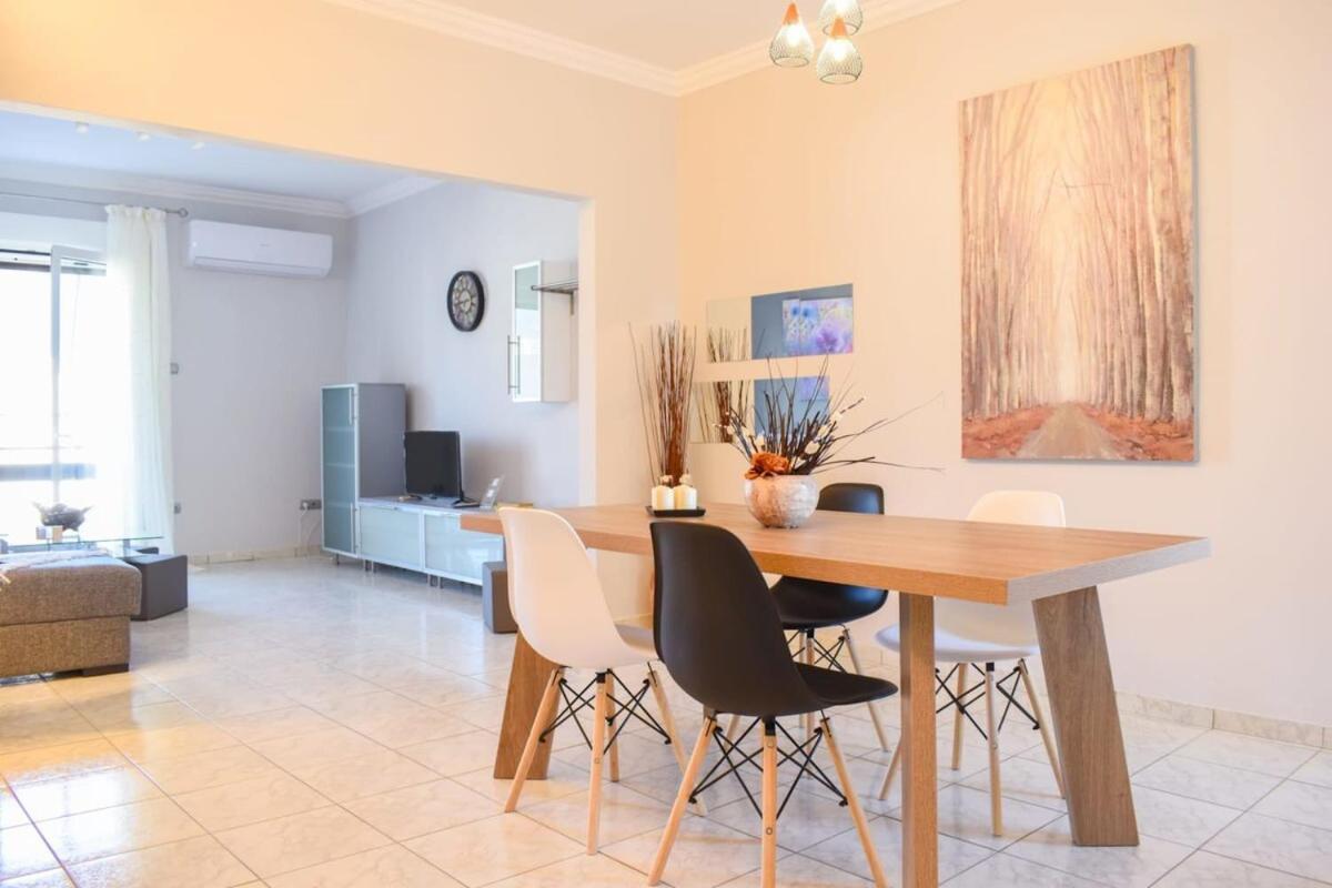Cozy Flat On The Main Square, 10Min To The Sea Kalamata Exterior foto