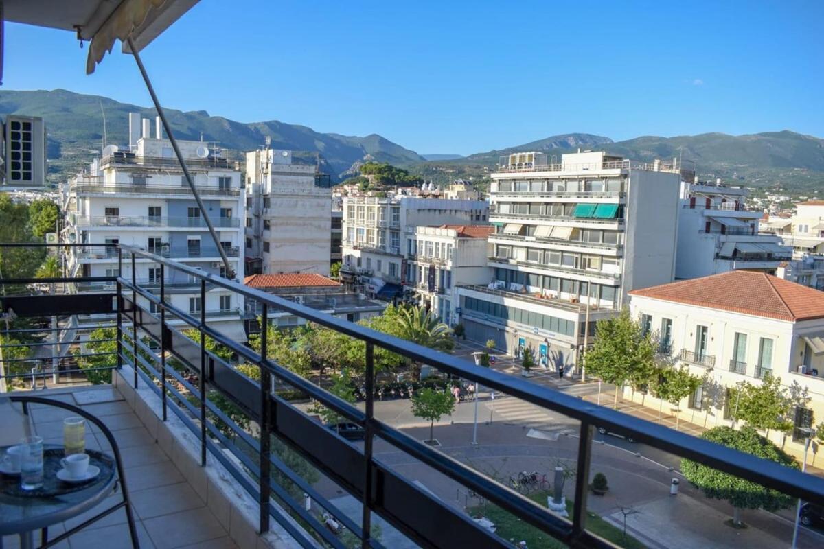 Cozy Flat On The Main Square, 10Min To The Sea Kalamata Exterior foto