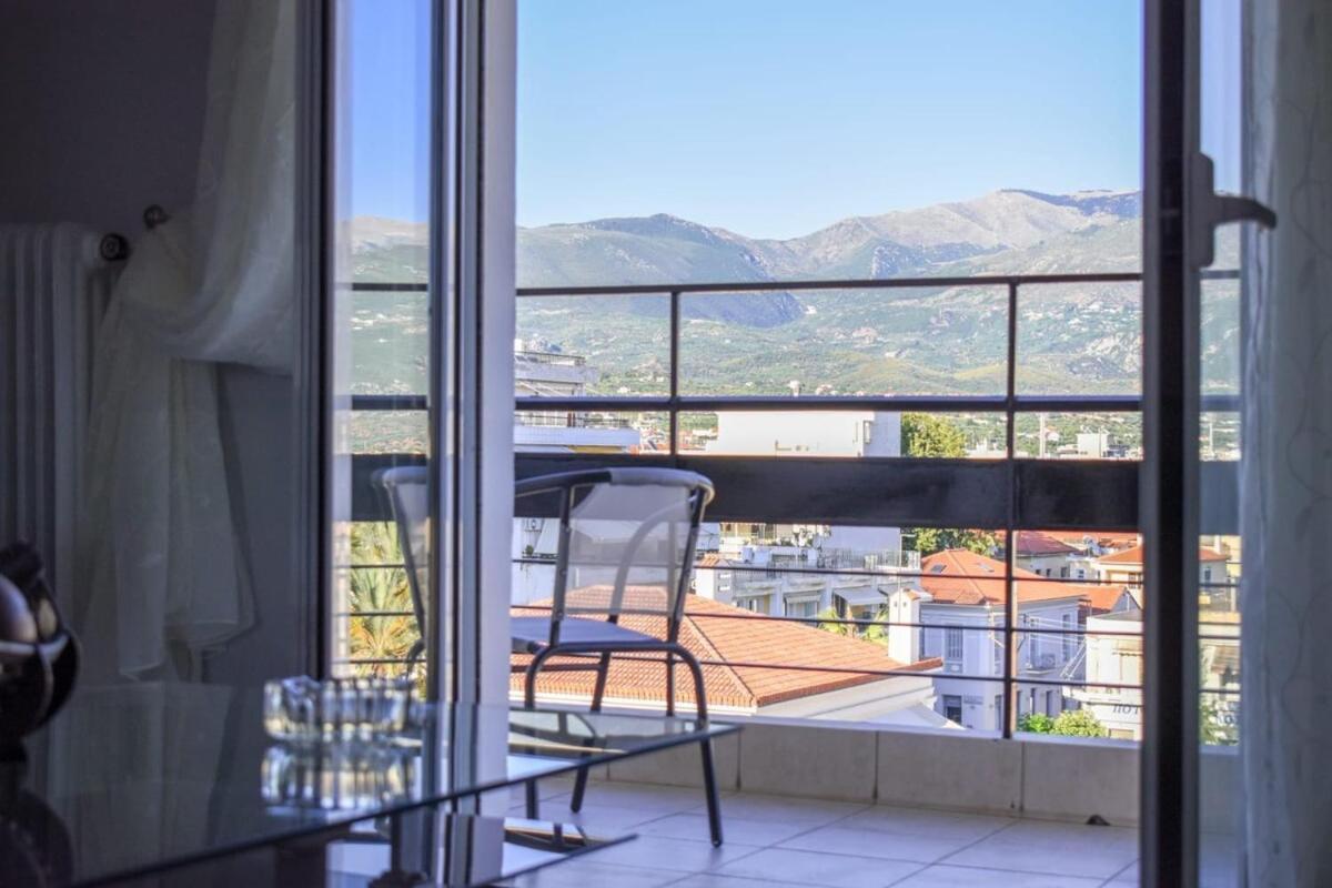 Cozy Flat On The Main Square, 10Min To The Sea Kalamata Exterior foto
